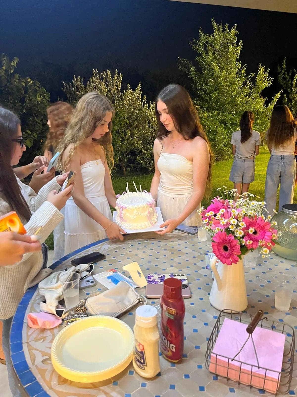 עוגות בנטו מעוצבות בסגנונות שונים